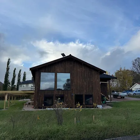Vakantiehuis Cozy Modern House *