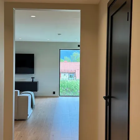 Cozy Modern House Vakantiehuis Sortland