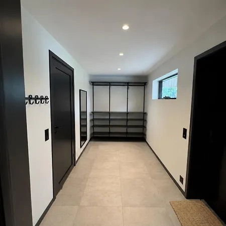 Vakantiehuis Cozy Modern House *